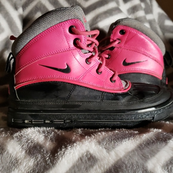 NIKE winter ,waterproof boots - Picture 2 of 5